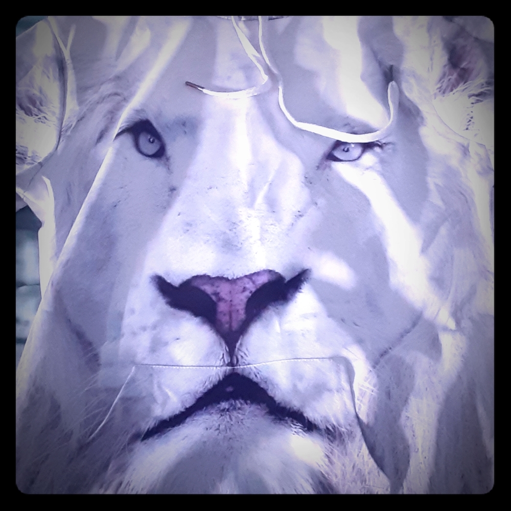 White lion sweatshirt